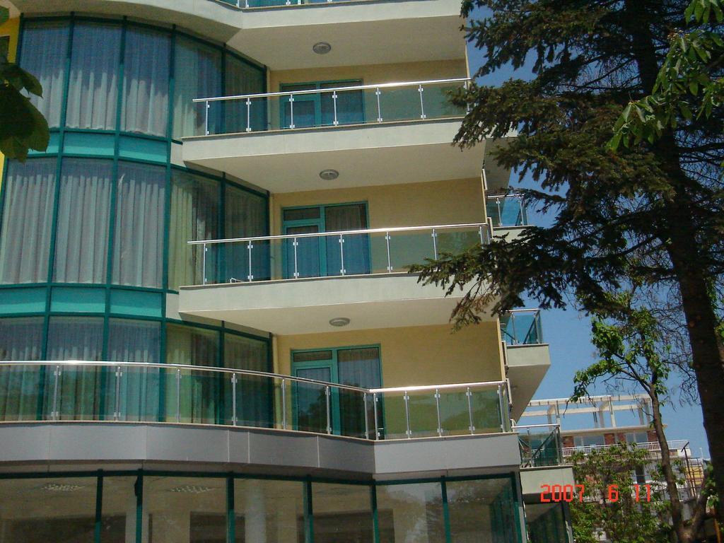 Hotel Harmony Slântsjev Brjag Eksteriør bilde